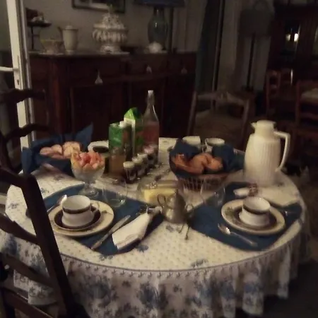 Chez Régine Et Grégoire Couette-café *